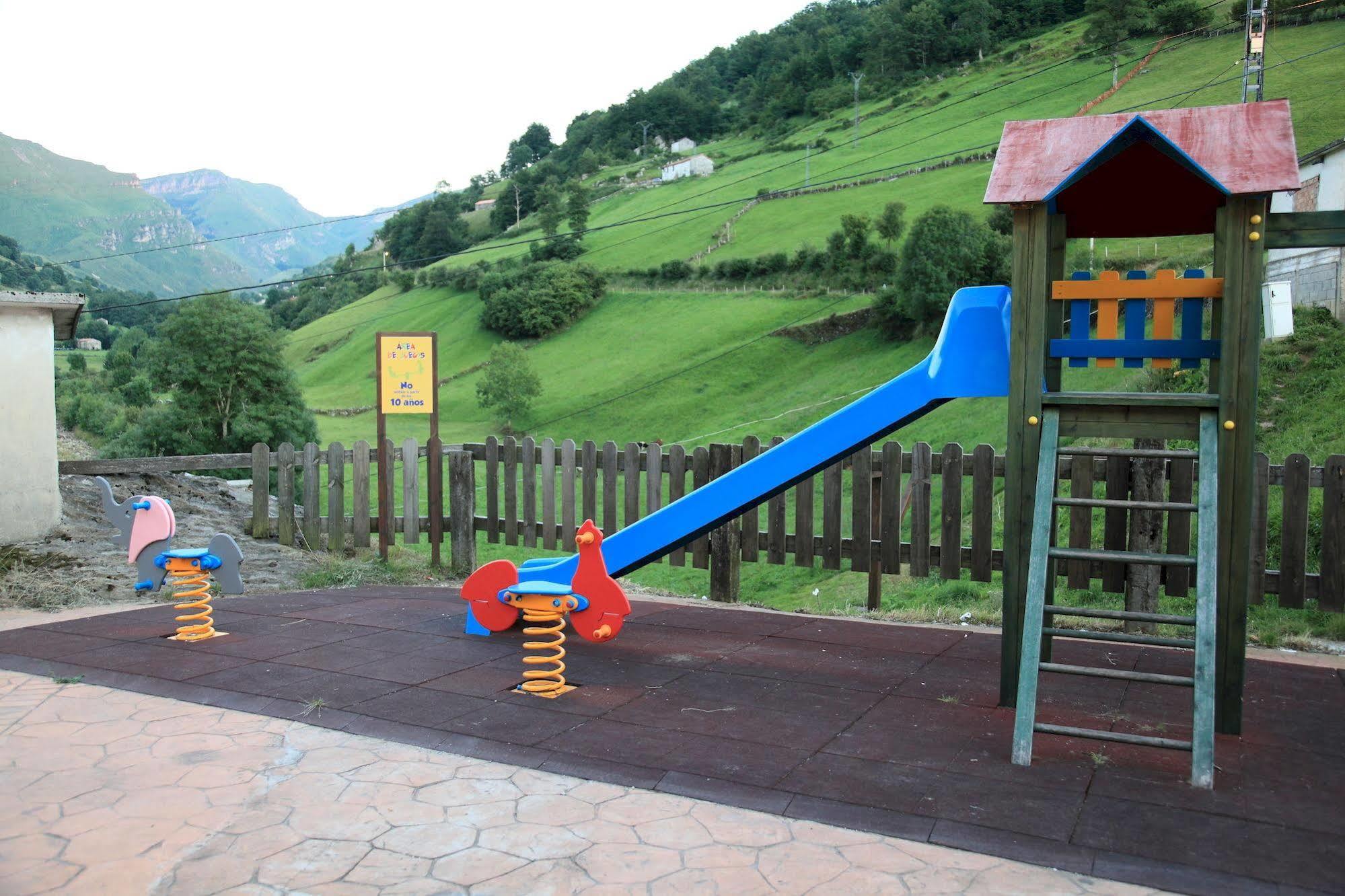 Posada La Vieja Escuela San Roque de Ríomiera Exteriér fotografie